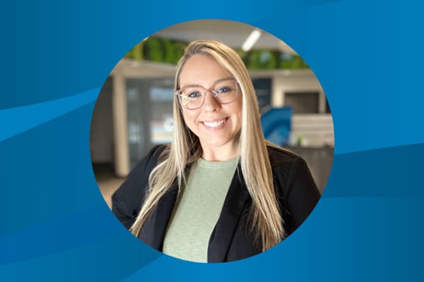 Profile of Chelsea Saffold against a pattern background.